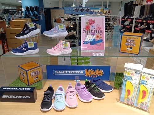 最新スケッチャーズKidsシューズ入荷中🎵